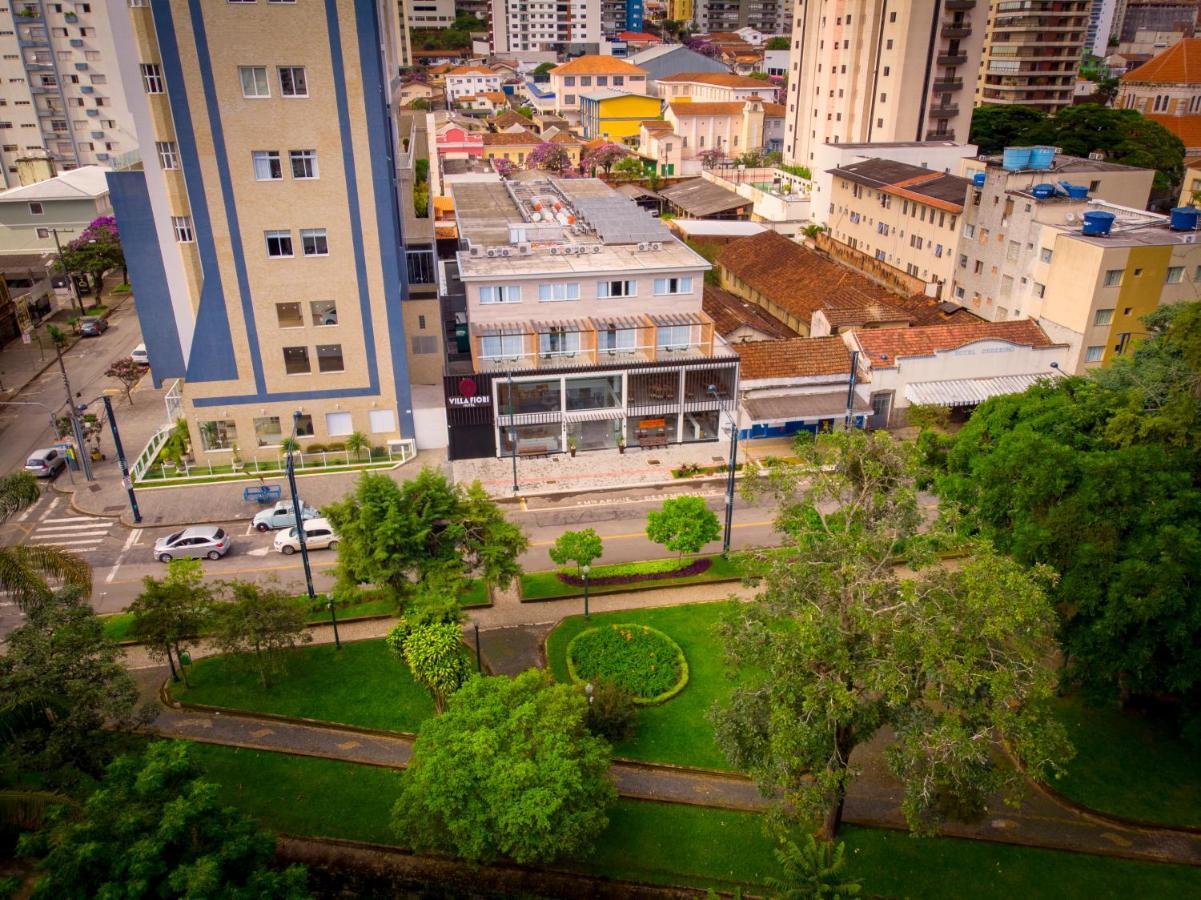 Hotel Villa Fiori Poços de Caldas Exteriör bild